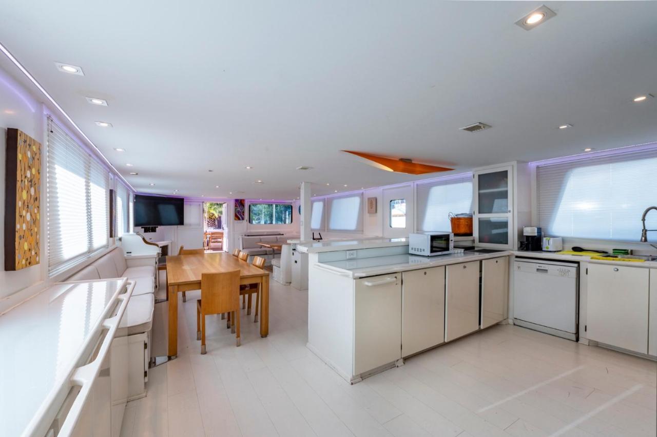Luxury Boat Hotel Sant Adria de Besos Dış mekan fotoğraf
