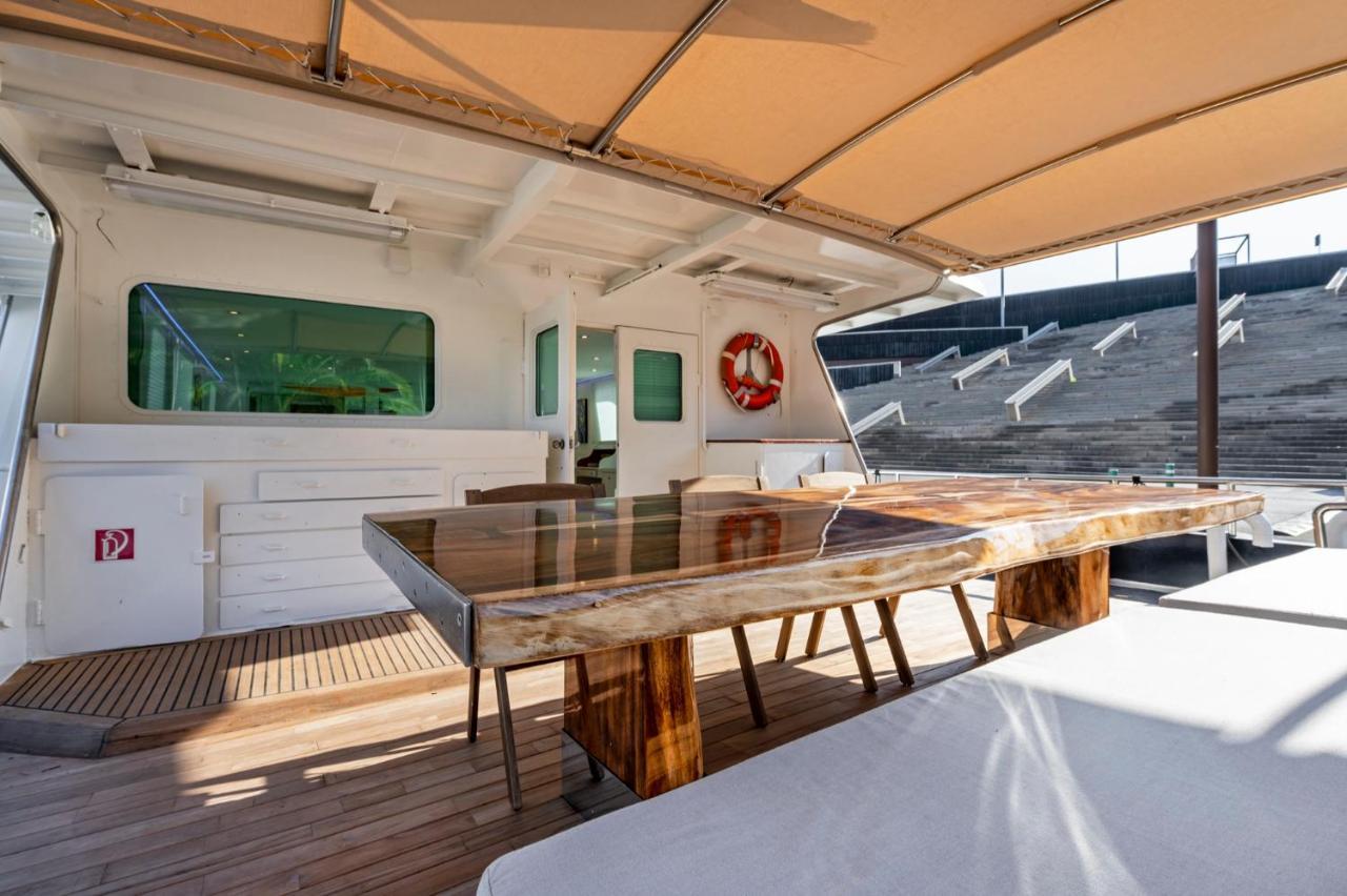 Luxury Boat Hotel Sant Adria de Besos Dış mekan fotoğraf