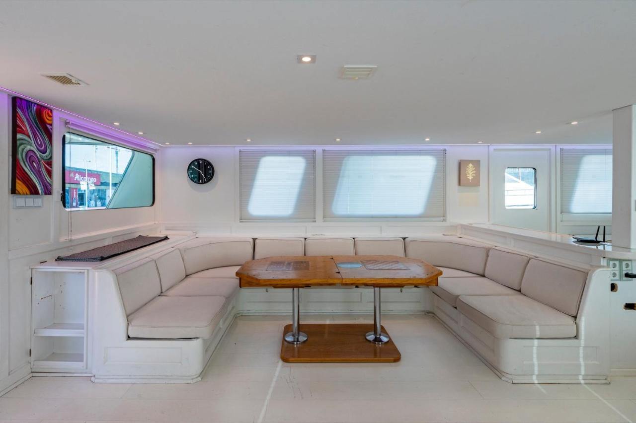 Luxury Boat Hotel Sant Adria de Besos Dış mekan fotoğraf